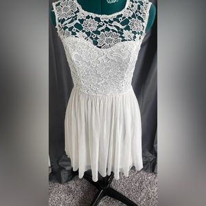 Cream / Off White Lace Dress